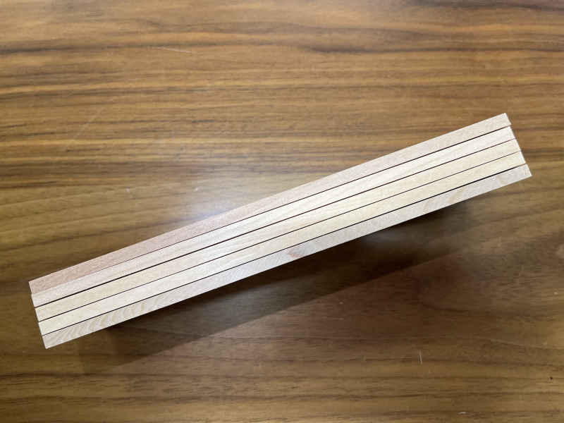 【一箱限定】木札(長さ210㎜×巾65-55㎜×厚み5㎜) 120円/本×300枚